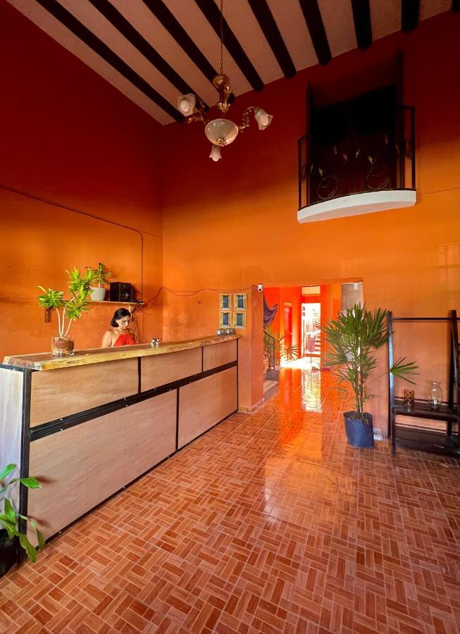 Alena Hostal Valladolid  Bagian luar foto