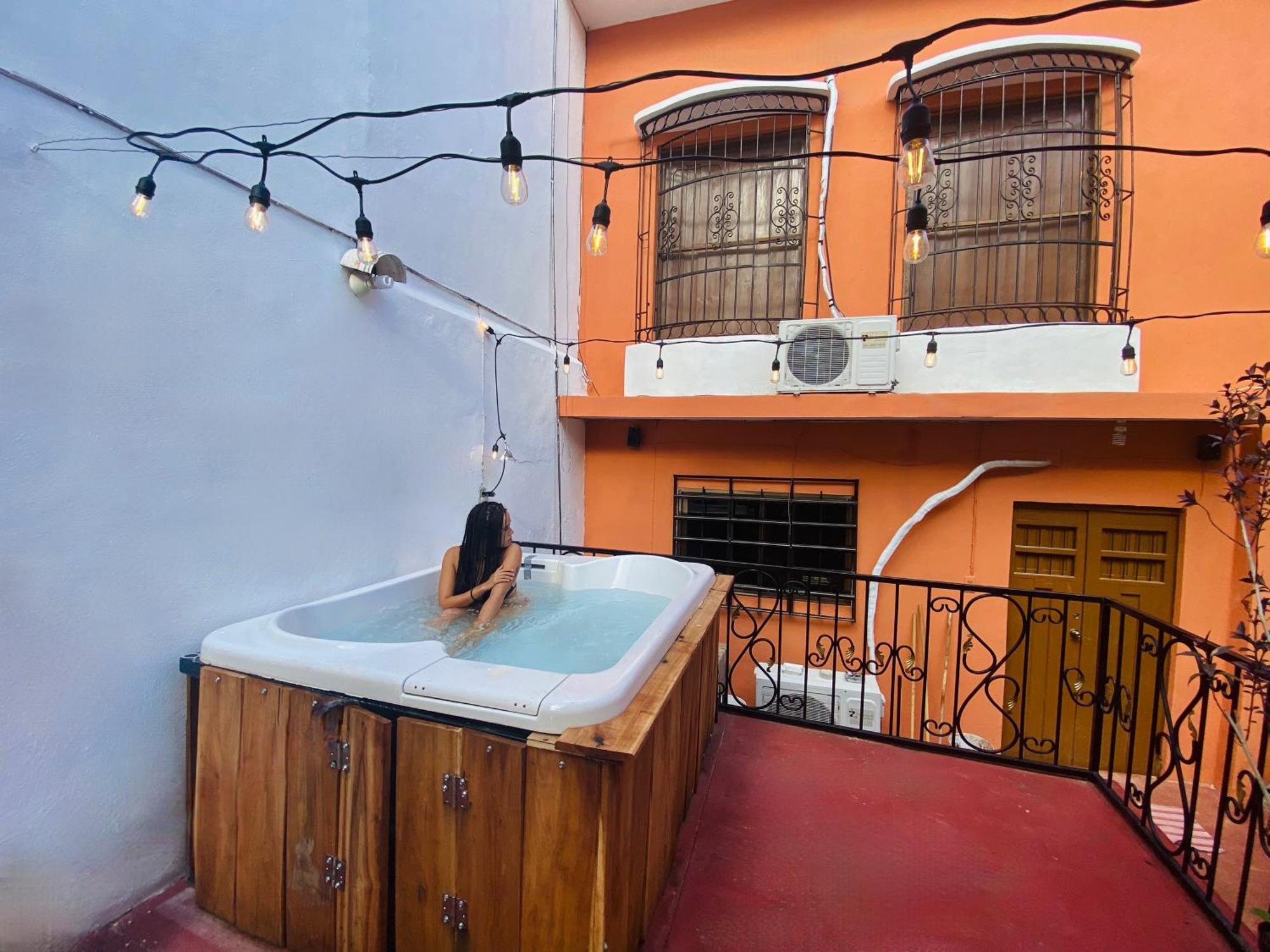 Alena Hostal Valladolid  Bagian luar foto