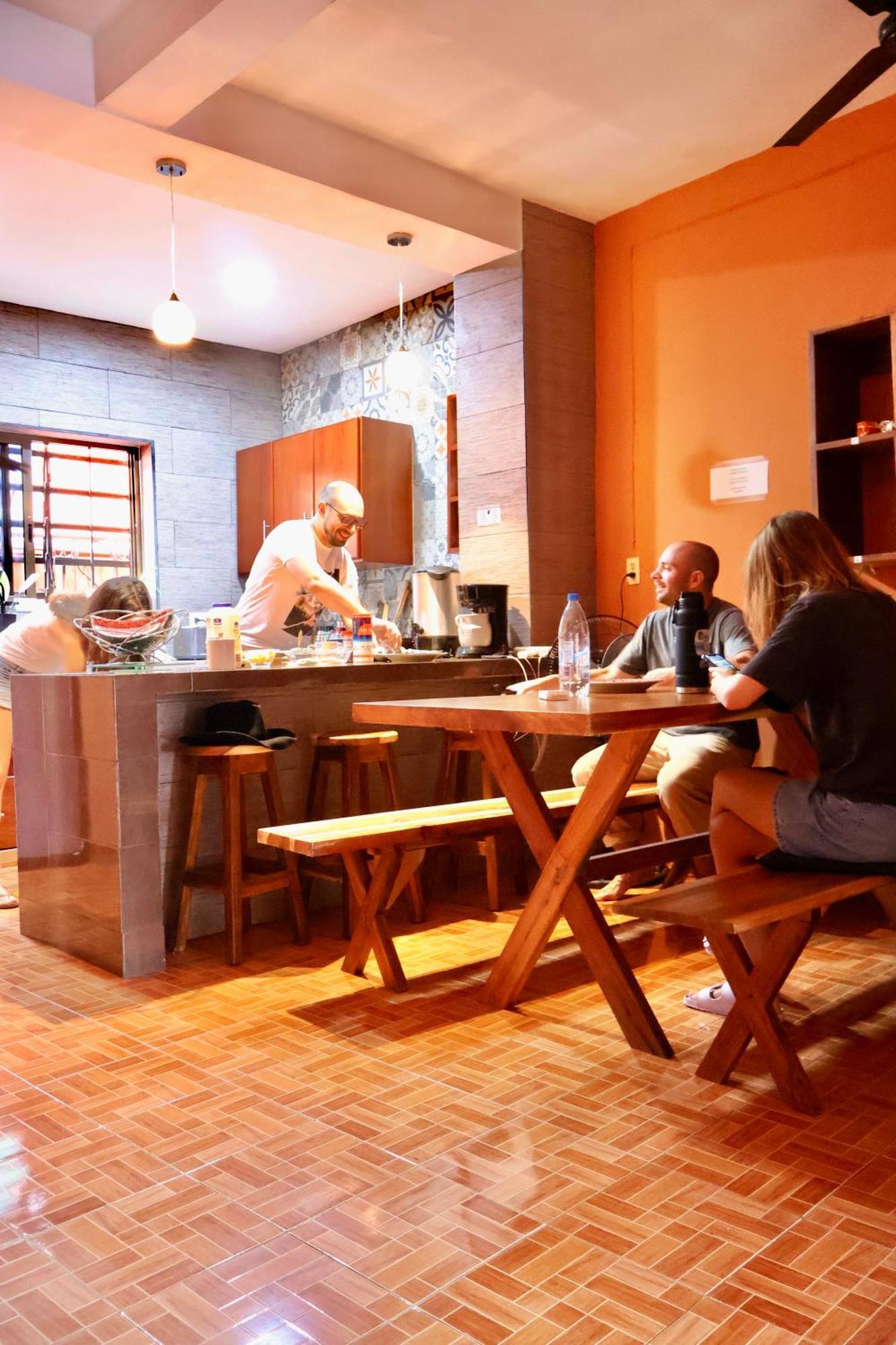 Alena Hostal Valladolid  Bagian luar foto