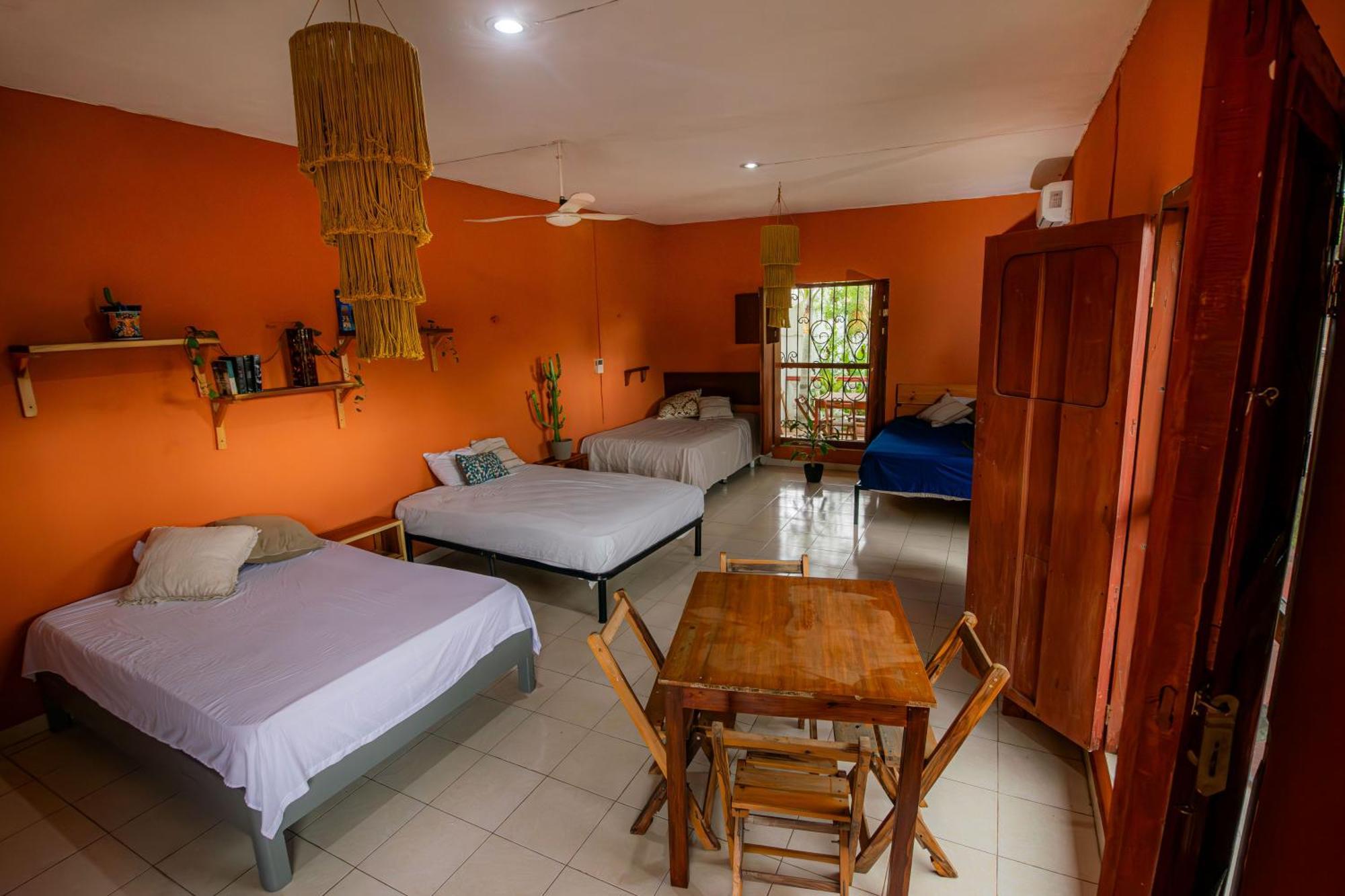 Alena Hostal Valladolid  Bagian luar foto