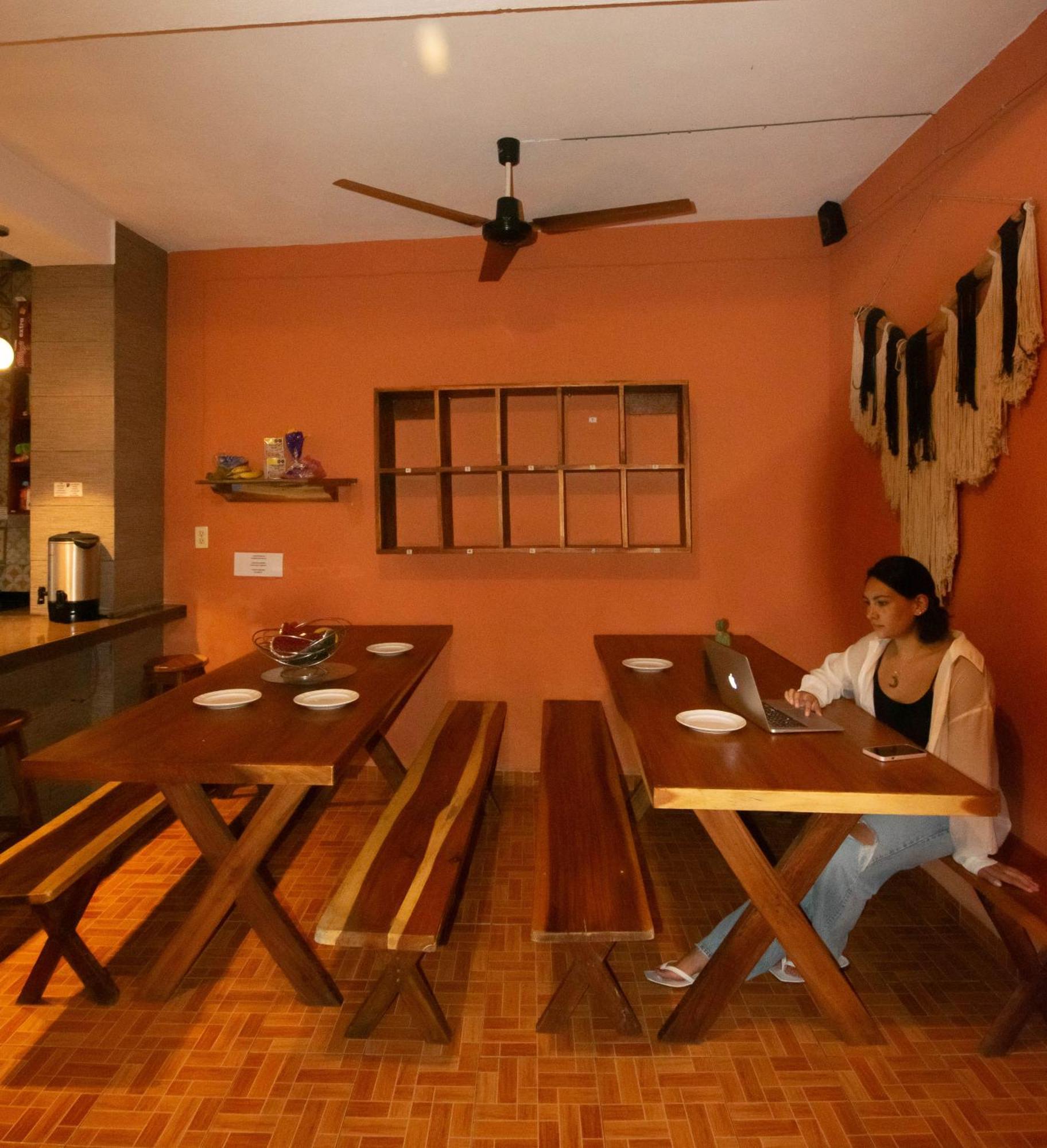 Alena Hostal Valladolid  Bagian luar foto